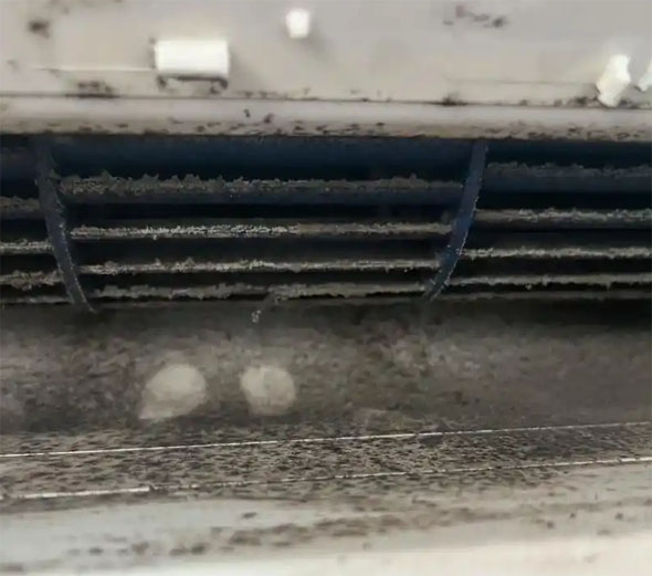 范县空调吹的风有股烧焦味是怎么回事